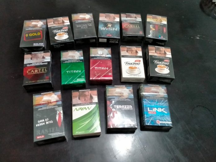 Beberapa jenis rokok ilegal yang beredar di Provinsi Lampung. (f:maris/mistar)