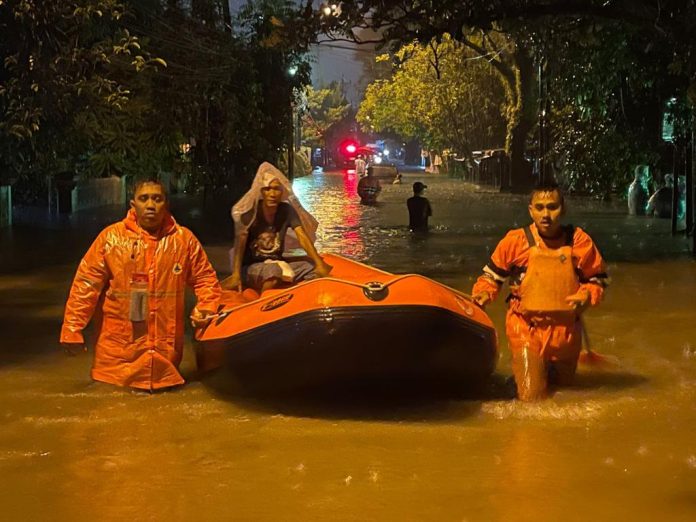 5.907 Warga Medan Terdampak Banjir, 238 Orang Dievakuasi