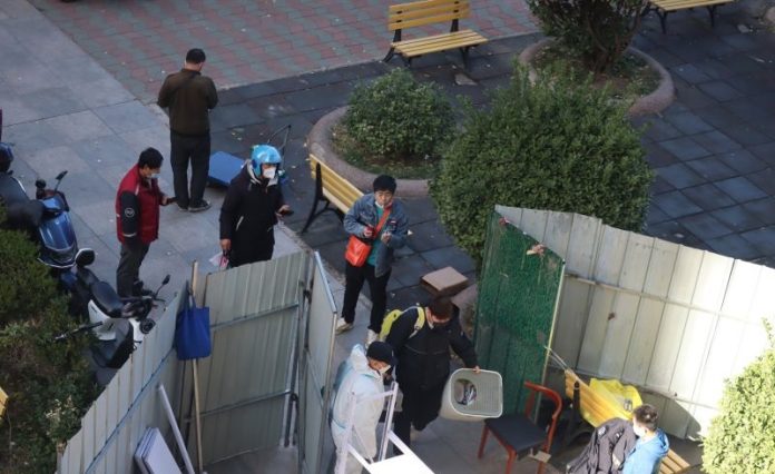 Beijing Larang Pasang Barikade Meskipun Pandemi Tak Kunjung Reda
