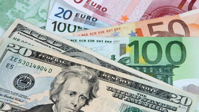 Dolar AS Akhir Pekan Menguat Terhadap Euro dan Yen
