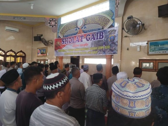 Personel Polresta Deli Serdang Gelar Sholat Ghaib untuk Korban Gempa Cianjur