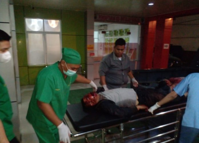 Pelaku saat diboyong ke RS Bhayangkara Medan setelah kritis dimassa warga pasca kejadian. (f: ist/mistar)