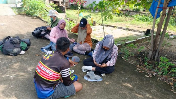 Hari Ketujuh, Nakes dan Aktivis Asahan yang Jalan Kaki ke Istana Baru Sampai di Rokan Hilir Riau
