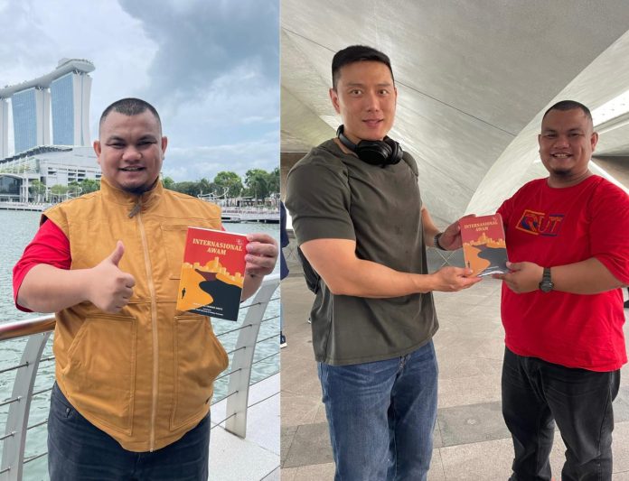 Launching di 3 Negara, Ganjar dan Gus Yaqut Torehkan Sambutan di Buku Karya Anak Siantar