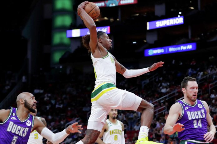 NBA: Milwaukee Bucks Tergelincir di Markas Rockets
