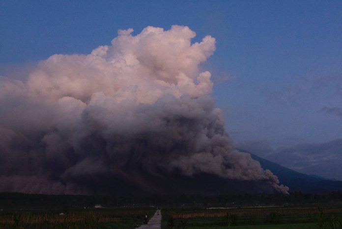 Gunung Semeru Erupsi, Jepang Beri Peringatan Ancaman Tsunami