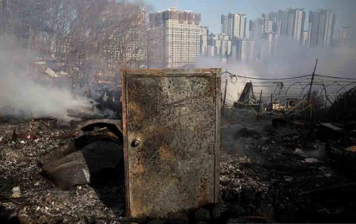 500 Orang Dievakuasi Akibat Kebakaran di Daerah Kumuh di Seoul