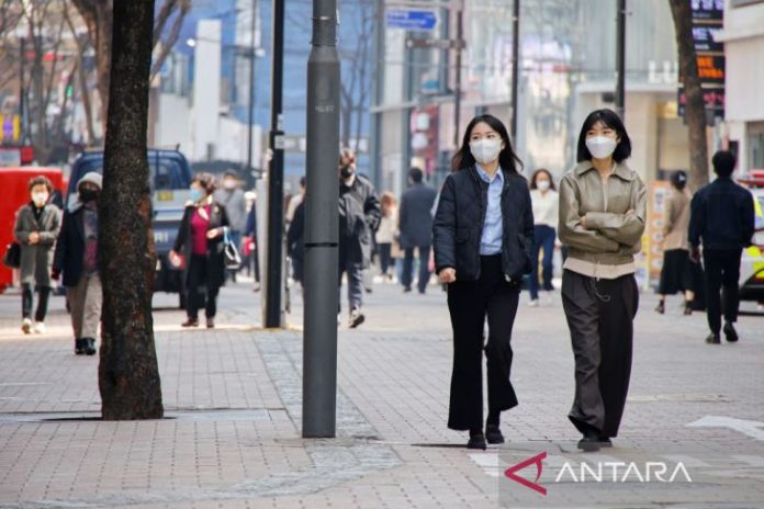 Korea Selatan akan Cabut Aturan Penggunaan Masker dalam Ruangan