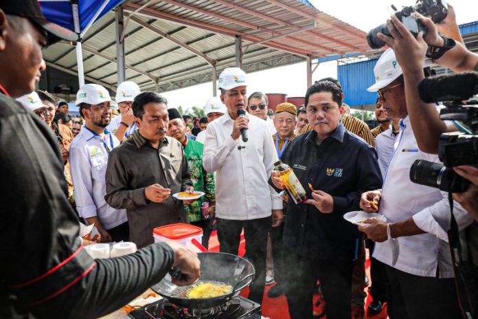 Dampingi Menteri BUMN di Pabrik Minyak Makan Merah, Musa Rajekshah Minta Lebih Banyak Lagi Pabrik di Sumut