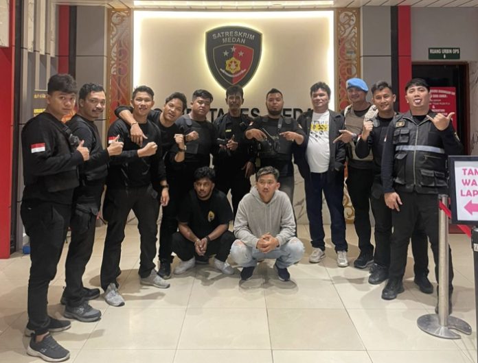 Dikenakan UU Darurat, Dua Pria Pemilik Airsoft Glock Ditahan Polrestabes Medan