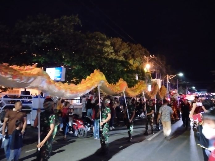 Ribuan Orang di Siantar Tumpah Ruah di Jalanan Saksikan Pawai Perayaan Cap Go Meh