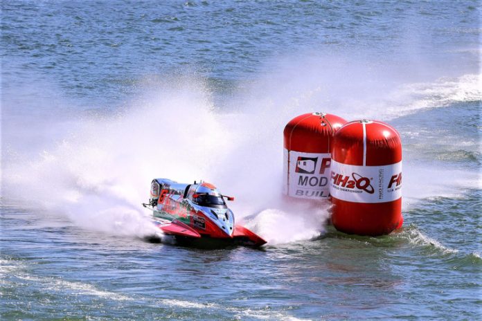Shaun Torrente Terdepan pada Sesi Kualifikasi F1 Powerboat Danau Toba