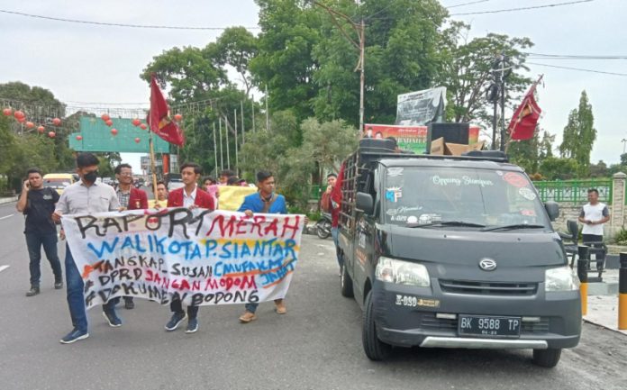 Unjuk Rasa Mahasiswa dan Pemuda Soroti Kepemimpinan Wali Kota Siantar