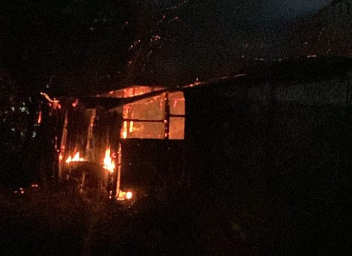 Tak Berpenghuni dan Tanpa Aliran Listrik, Tiba-tiba Gubuk Terbakar di Jalan Pitola Siantar