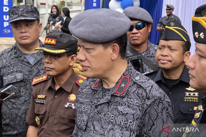 Deputi Pemberantasan BNN Brigjen Pol. I Wayan Sugiri memberi keterangan kepada wartawan di Kantor BNN RI, Jakarta Timur, Selasa (28/3/2023). ANTARA/Putu Indah Savitri.