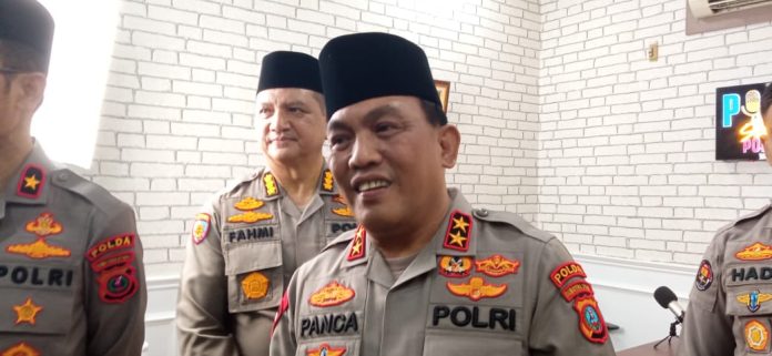 Kapolda Sumut Irjen Pol Panca Putra Simanjuntak saat memberikan keterangan kepad wartawan, Selasa (28/3/2023). (f:saut/mistar)