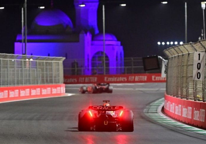 Verstappen Tersingkir di Q2, Perez Rebut Pole GP Arab Saudi