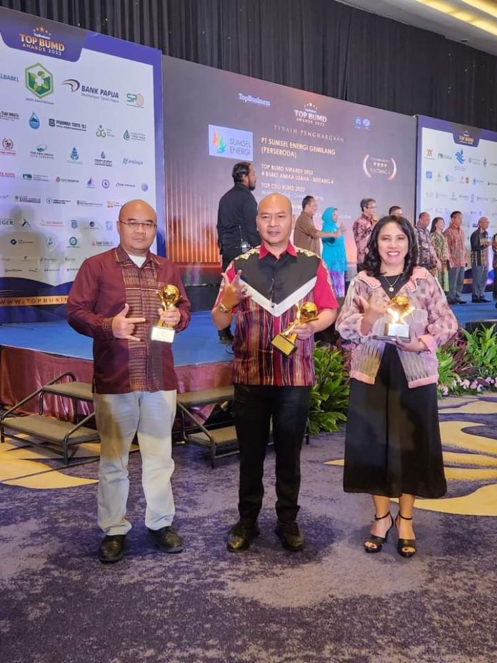 Pemkab Taput Raih Tiga Penghargaan Top BUMD Awards 2023