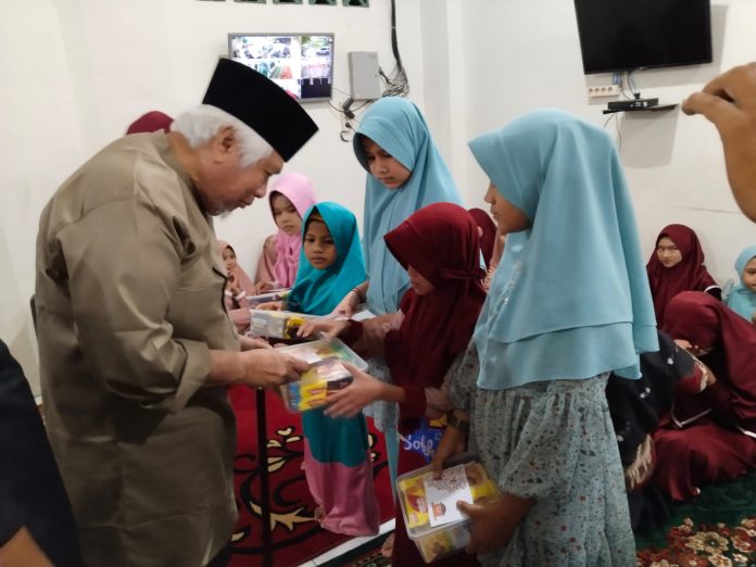 Haji Novri Ompusunggu Beri Santunan Sekaligus Buka Puasa Bersama Anak Yatim