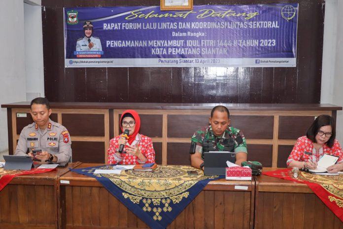 Wali Kota dr Susanti gelar rapat koordinasi terkait persiapan Operasi Ketupat Toba dan pengamanan fasilitas umum jelang Hari Raya idul Fitri. (f:Yetty/mistar)