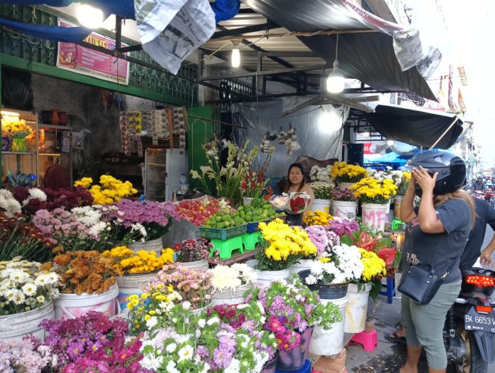 Pedagang Bunga di Pasar Horas Siantar Raup Rezeki, Ini Penyebabnya