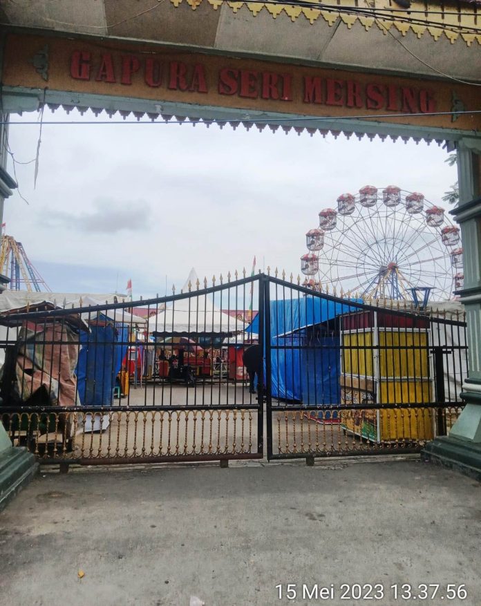 Buka Tutup, Hiburan Pasar Malam Di Lapangan Merdeka Tebing