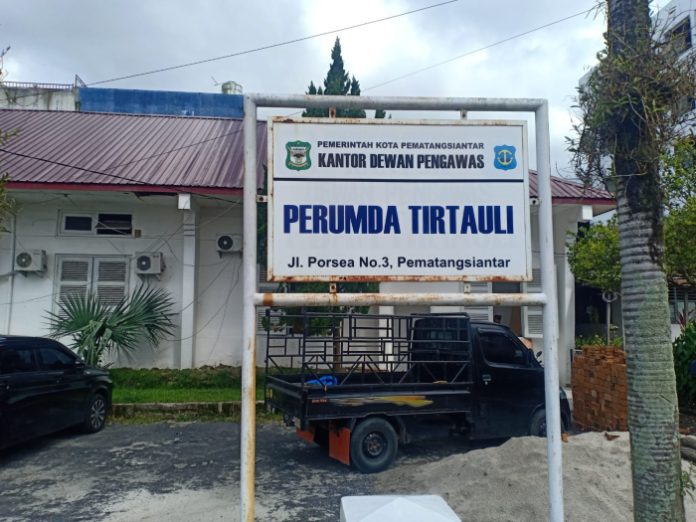 Kantor Dewas Perumda Tirtauli yang berada di Jalan Porsea, Siantar Barat (f: gideon/mistar)