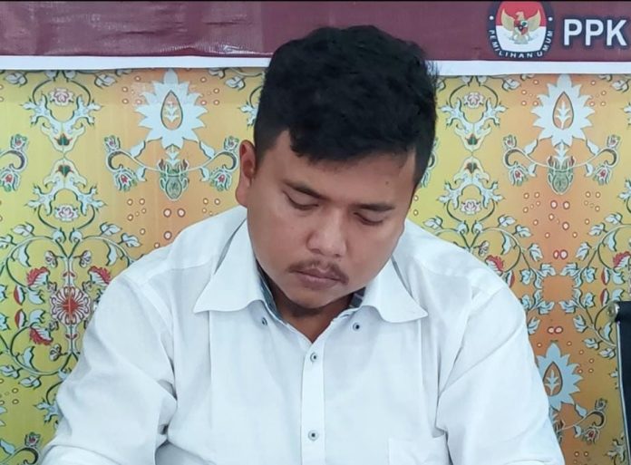 Ketua PPK Kecamatan Tanjungbalai Utara Ade Imam Alajar Saragih