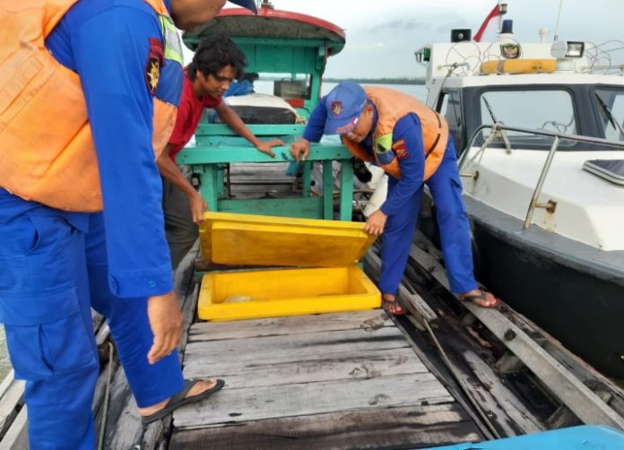 Satpol airud Tanjungbalai periksa kapal tanpa nama