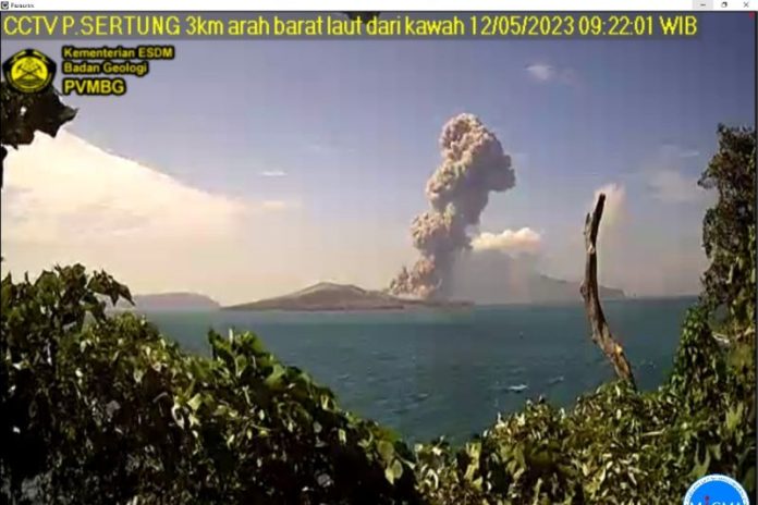 Gunung Anak Krakatau Muntahkan Erupsi Setinggi 2.500 Meter, Ini Pesan PVMBG