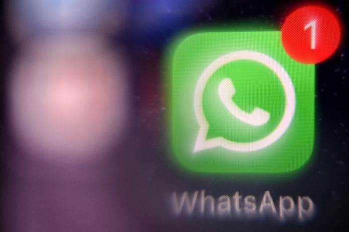 Jangan Sampai Diintip Orang, Blurkan WhatsApp di Handphone