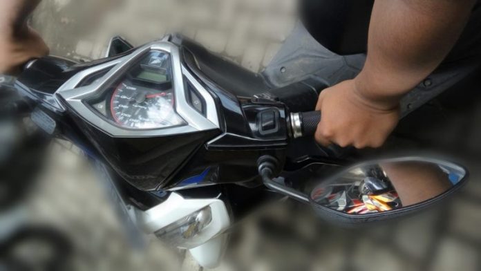 Diduga Hendak Bawa Kabur Sepeda Motor Warga, Oknum Polisi Dikabarkan Bonyok