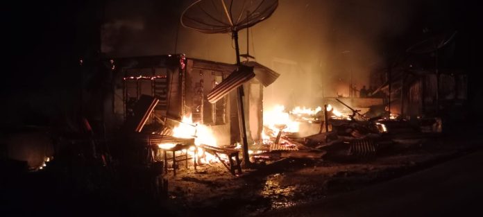 5 Unit Rumah Semi Permanen Ludes Terbakar di Sihobuk Tarutung