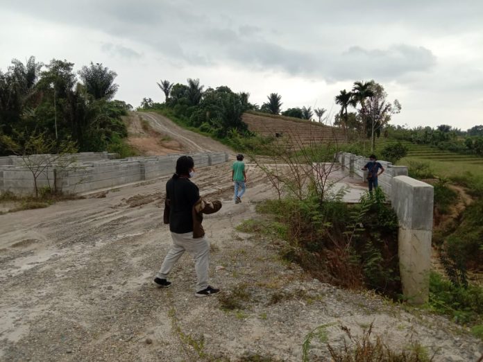 Lokasi Jembatan di Kecamatan Siantar Sitalasari, Kota Pematang Siantar, Jumat (22/1/21). (f:hamzah/Mistar)