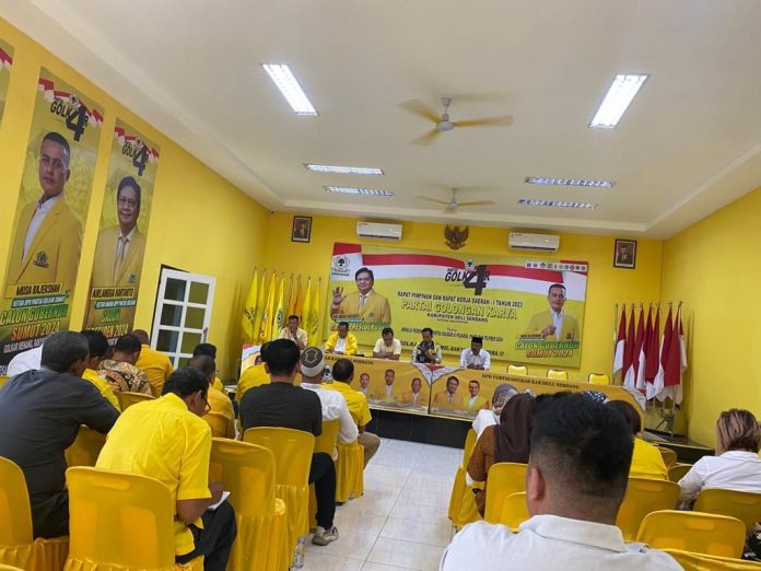 Rapat pleno penetapan 100 persen fungsionaris Partai Golkar Deli Serdang.(f:ist/mistar)