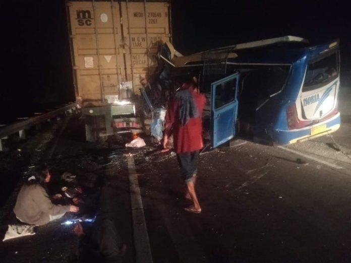 Bus Bawa Rombongan Pesta Kecelakaan di Jalur Tol Tebing Tinggi-Medan, 4 Orang Tewas