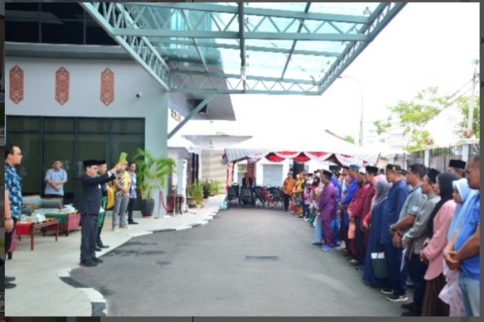 Suasana pengambilan sumpah sidang Itsbat Nikah 2023 di Konsulat Republik Indonesia di Tawau, Sabah, Malaysia