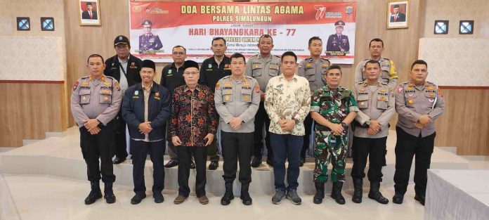 Foto bersama usai doa lintas agama Polres Simalungun.