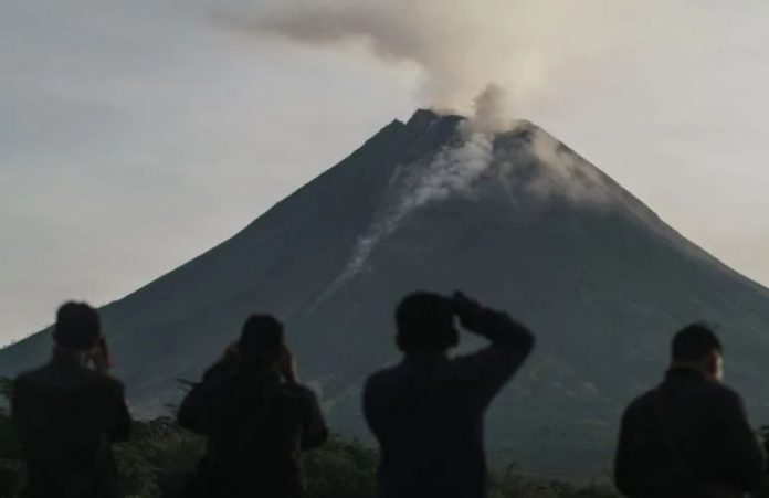 Gunung Merapi Tercatat 97 Kali Gempa Guguran Selama Satu Jam