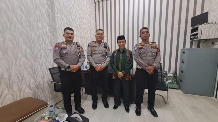 Wakil Ketua DPRD Medan Rajudin Sagala saat mengunjungi Satlantas Polrestabes Medan