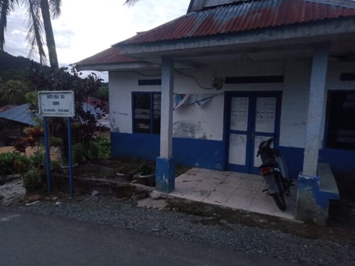 Kantor Desa Simempar yang berada di desa tetangganya, Desa Gunung Paribuan (f;sembiring/mistar)