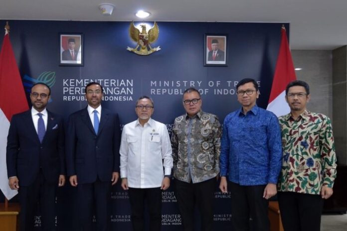 Menteri Perdagangan Zulkifli Hasan saat bertemu dengan Menteri Negara Uni Emirat Arab Ahmed Bin Ali Al Sayegh di Jakarta (f:ist/mistar)