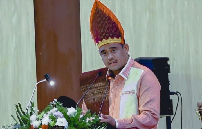 Wali Kota Medan Bobby Nasution saat berpidato dalam Rapat Paripurna Istimewa DPRD Medan HUT ke-433 Kota Medan di gedung dewan (f:ist/mistar)