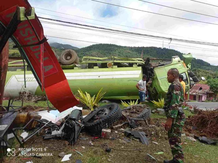 Diduga Rem Blong, Truk Pengangkut CPO Terbalik di Tapsel