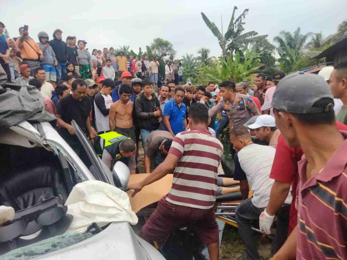 KA Sri Bilah Utama Tabrak Mobil di Perlintasan Rel Tanpa Plang Pintu Kisaran, 1 Tewas