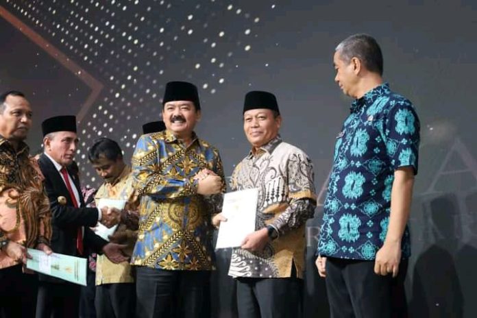 Menteri ATR RI Serahkan 15 Sertifikat Aset Tanah Milik Pemkot Tanjung Balai