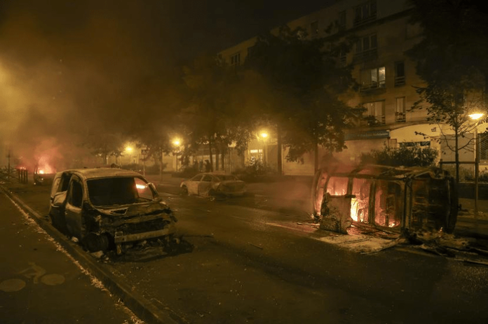 Kerusuhan di Prancis masih memanas, sejumlah fasilitas umum rusak (f:ist/mistar)