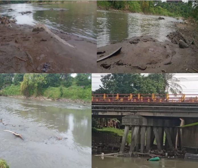 Tunggul Sampah Hiasi Aliran Sungai Padang, Warga Minta Perhatian Pemprov Sumut