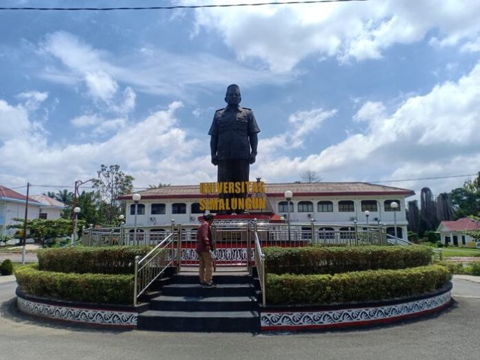 Universitas Simalungun yang berada di Jalan Sisingamangaraja (f:dok/mistar)