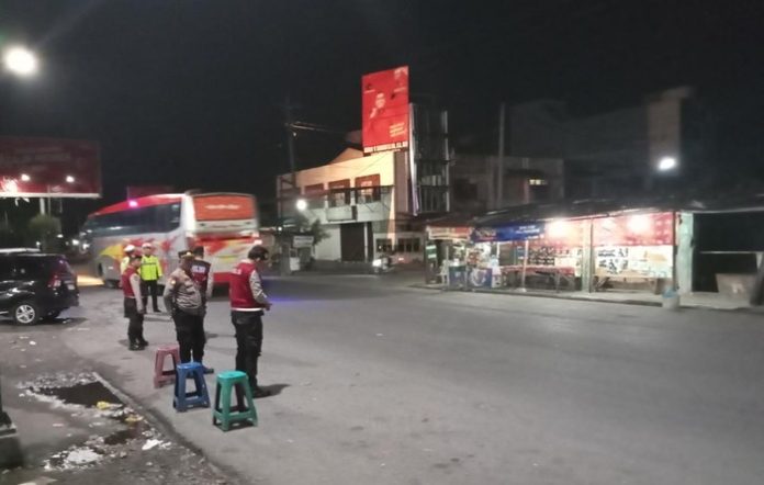 Personil Polres gelar kegiatan cipta kondisi di Jalan SM Raja kawasan eks Terminal Suka Dame atau Parluasan (f:ferri/mistar)